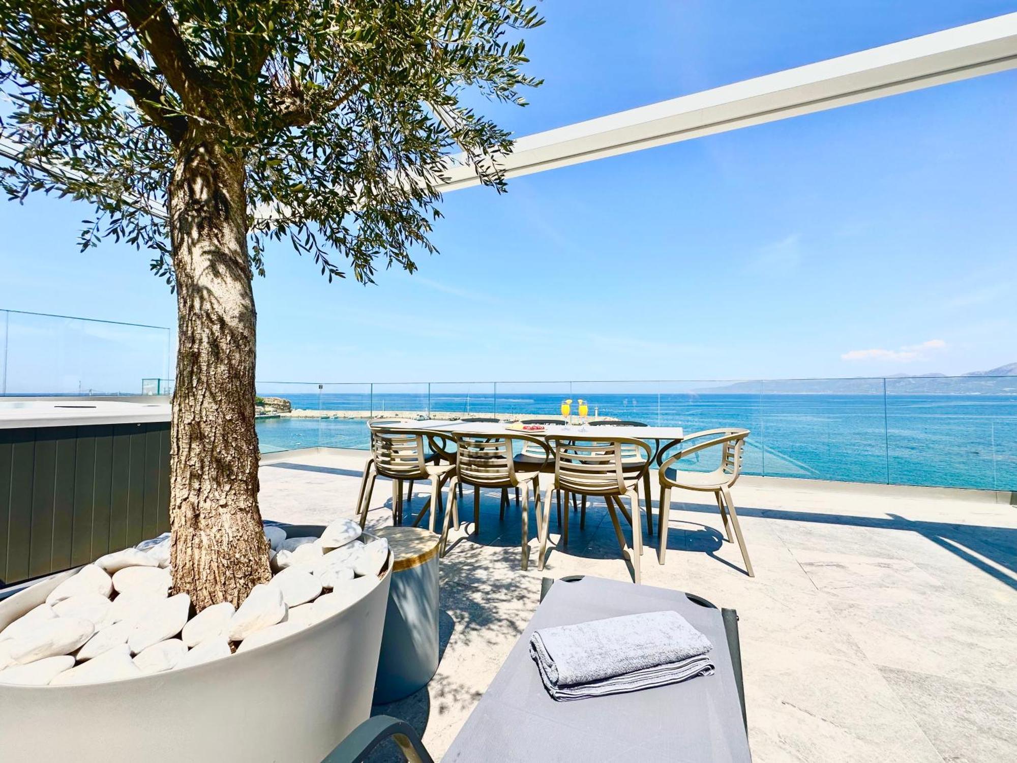Skipper Beachfront Suites Hersonissos  Exterior foto