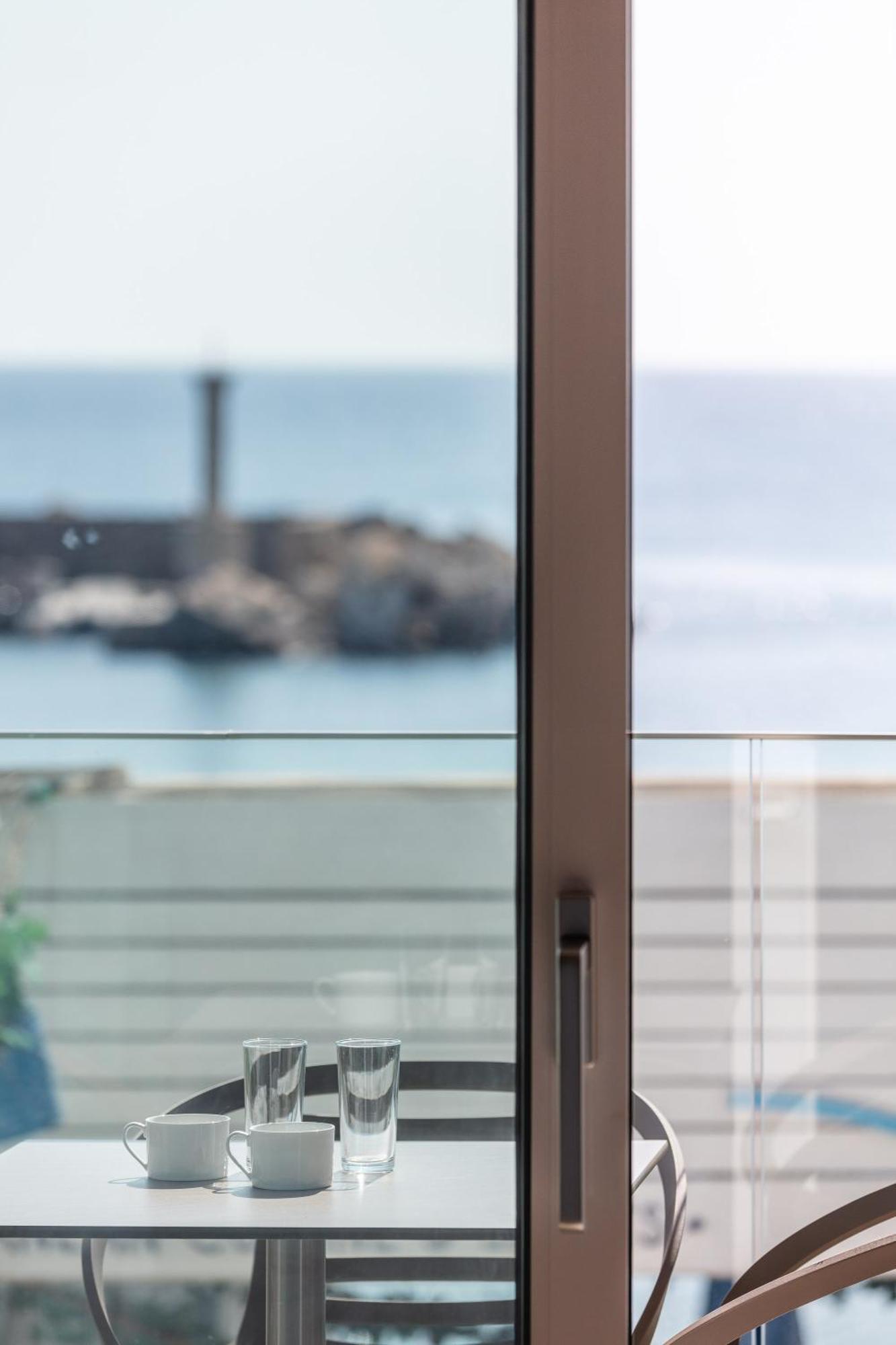 Skipper Beachfront Suites Hersonissos  Cameră foto