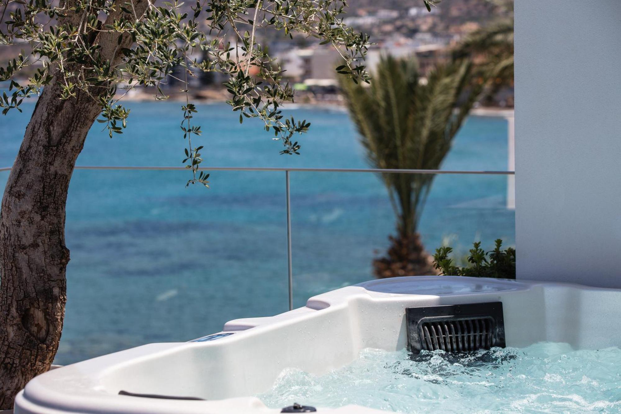 Skipper Beachfront Suites Hersonissos  Exterior foto